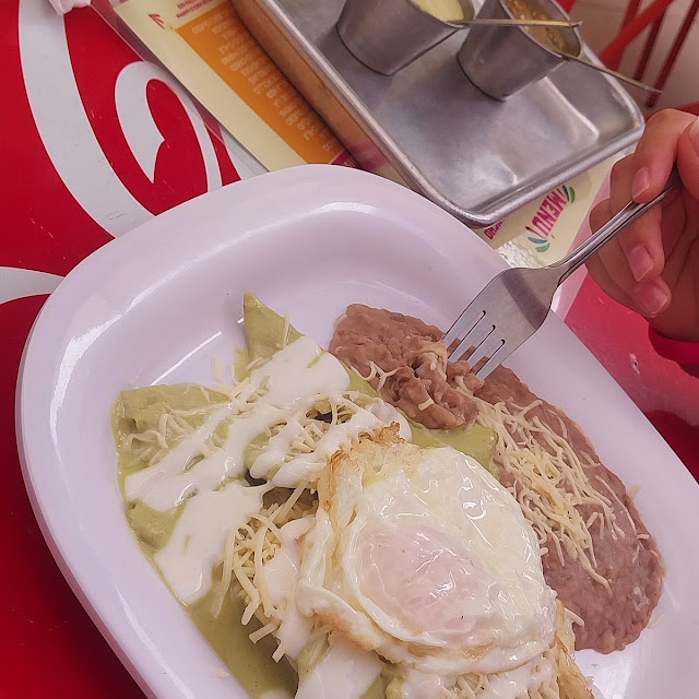 Chilaquiles Verdes Con Huevo Estrellado