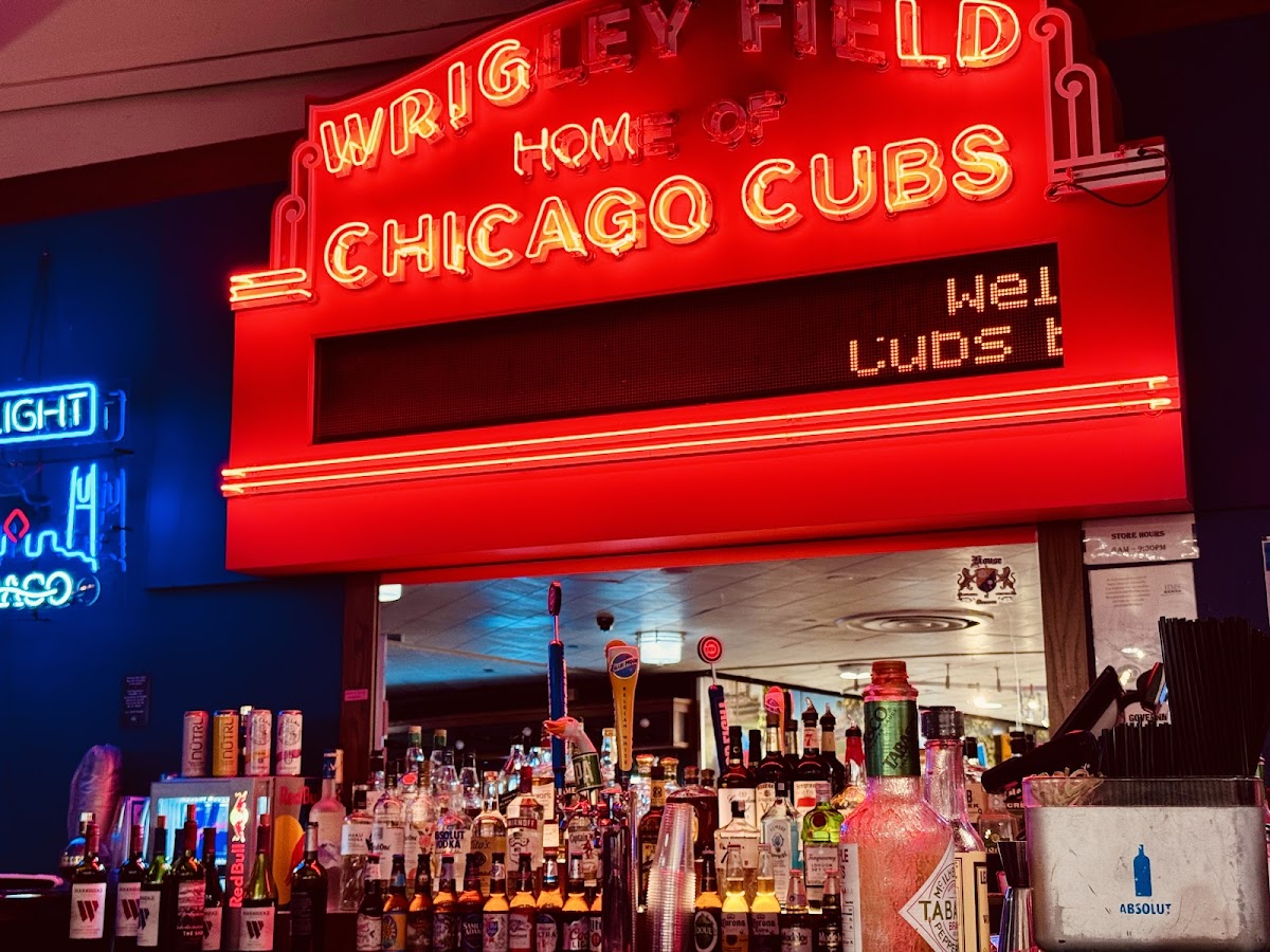 Cubs Bar & Grill - Photo 5