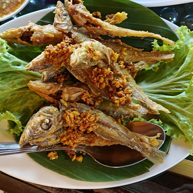 ปลาทรายทอดขมิ้น