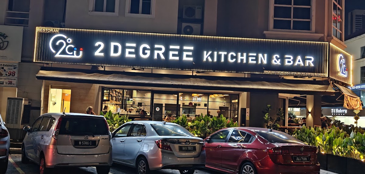 2 Degree Kitchen & Bar