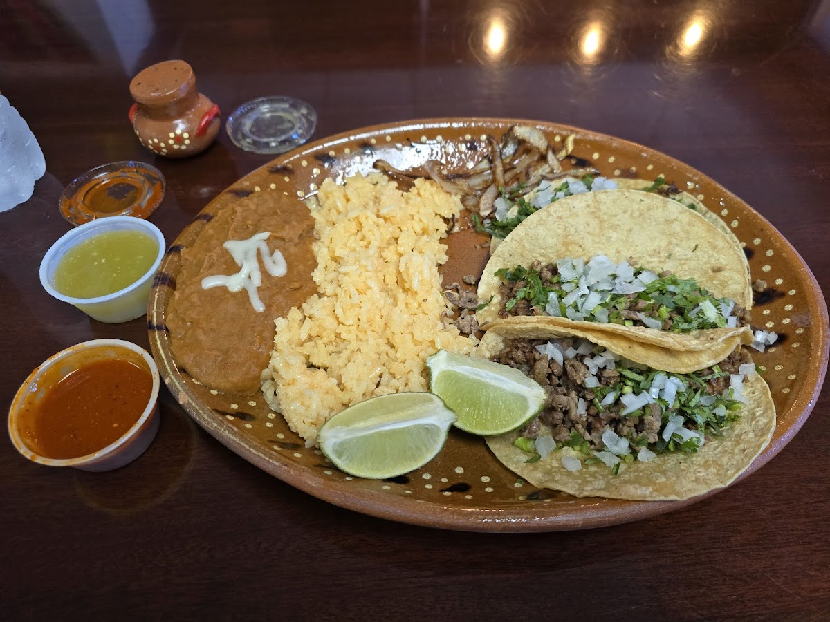 El Taco'Queto Restaurant - Photo 2