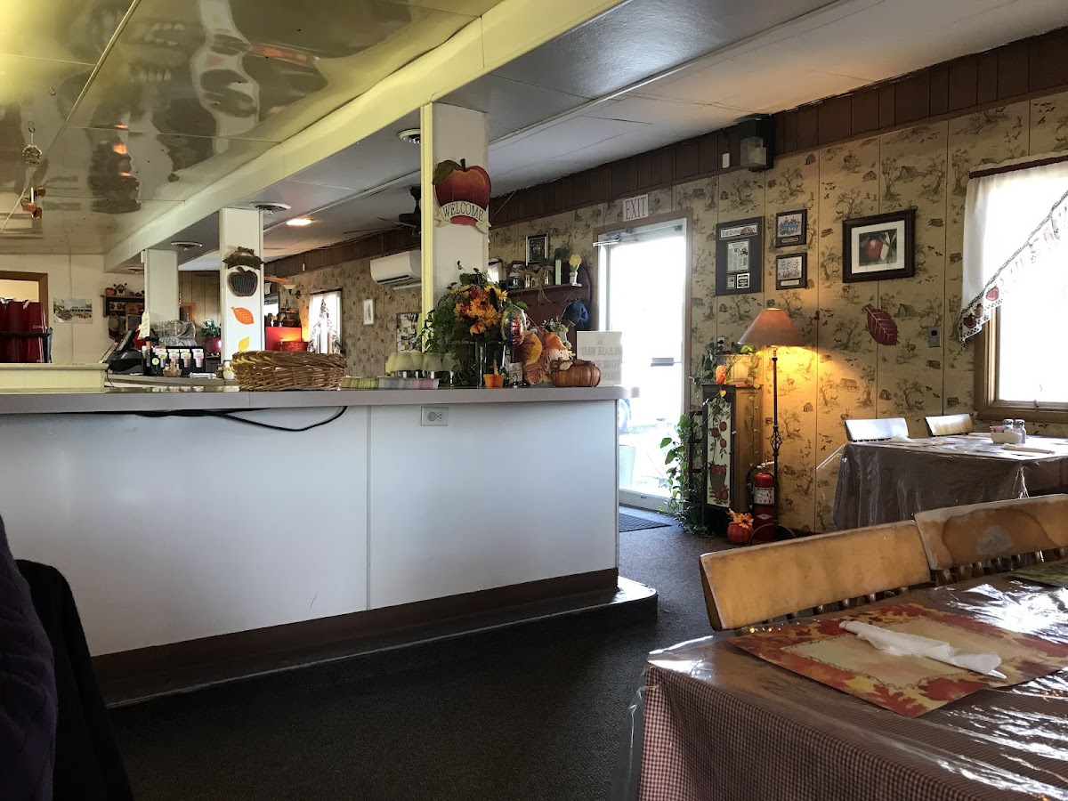 The Apple Bin Grill & Bakery - Photo 3