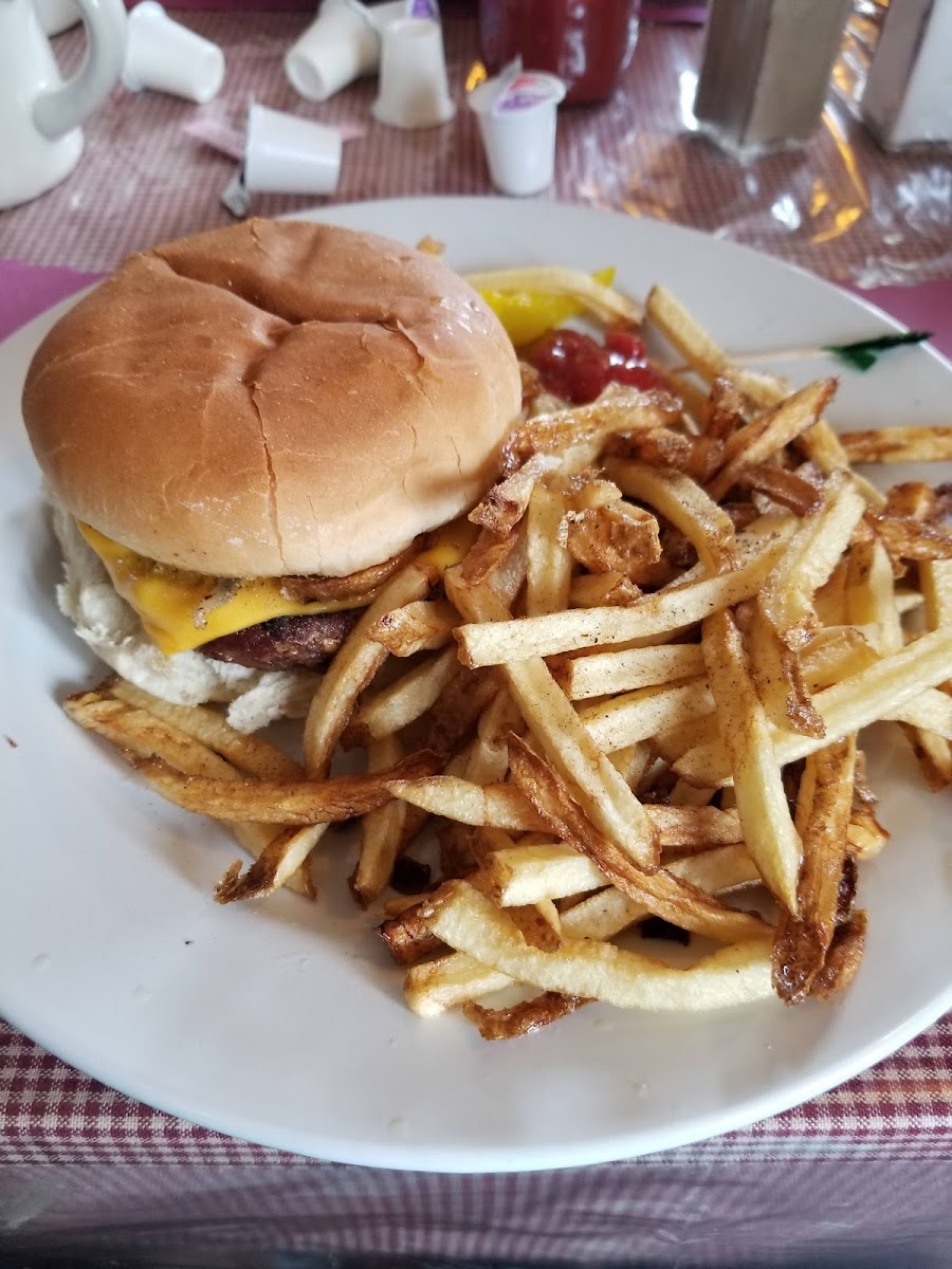 The Apple Bin Grill & Bakery - Photo 6