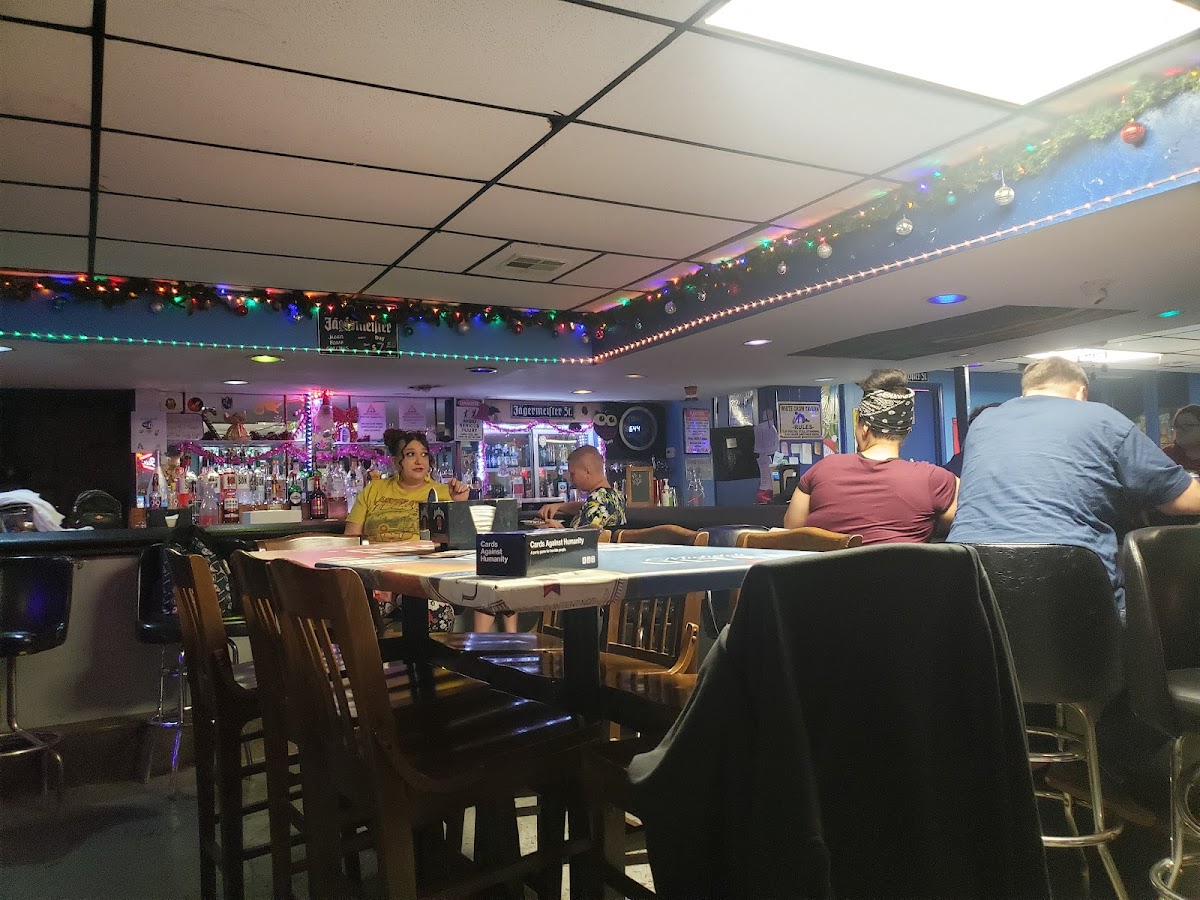 White Crow Tavern - Photo 4