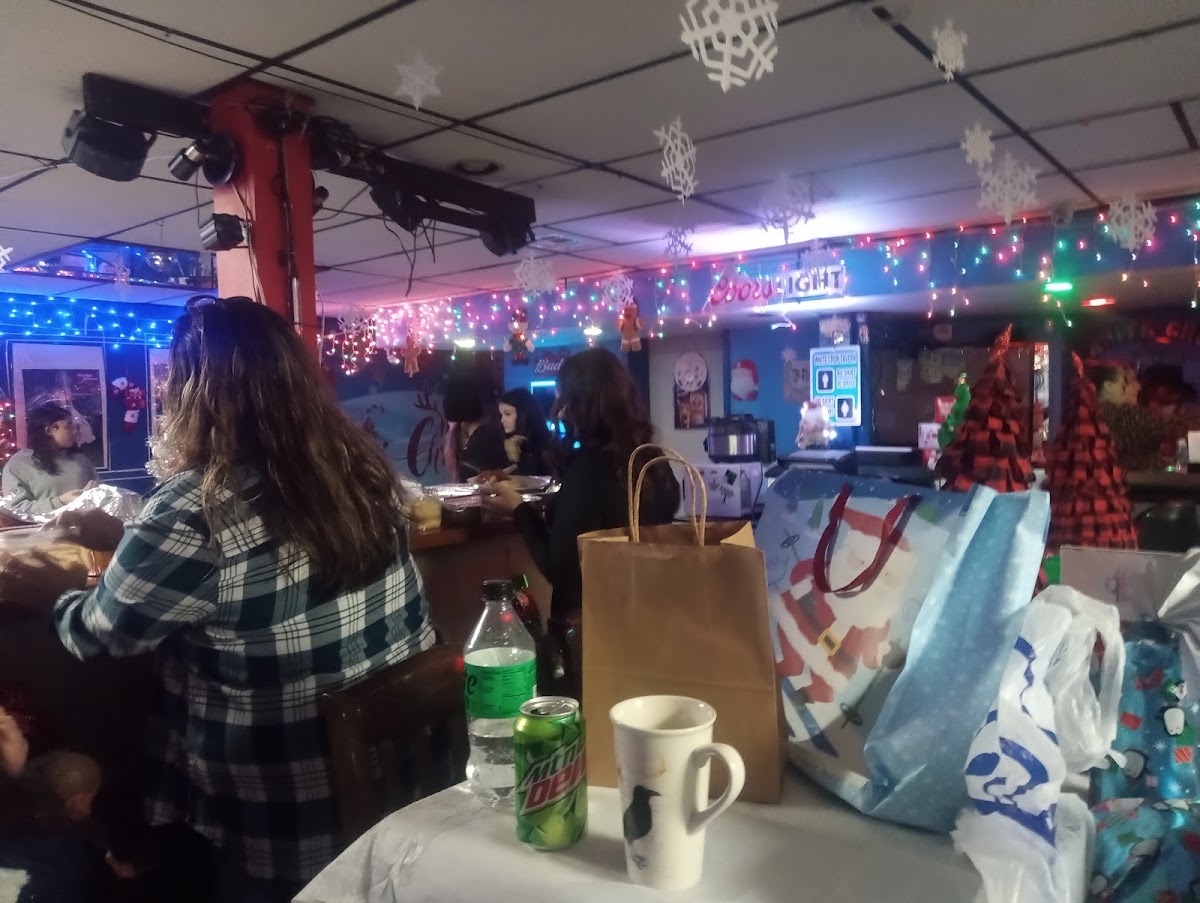 White Crow Tavern - Photo 5