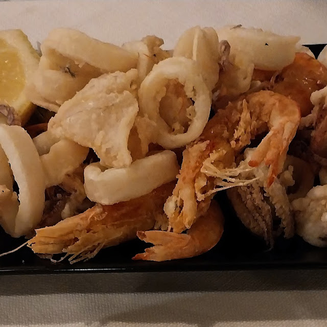 Frittura Di Calamari E Gamberi