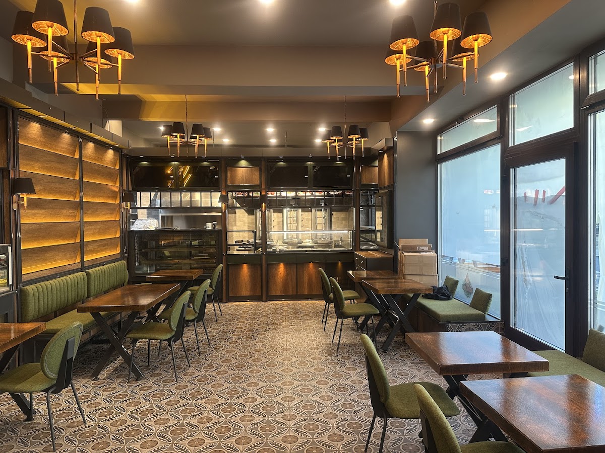 Köz Adana Holzkohle Restaurant
