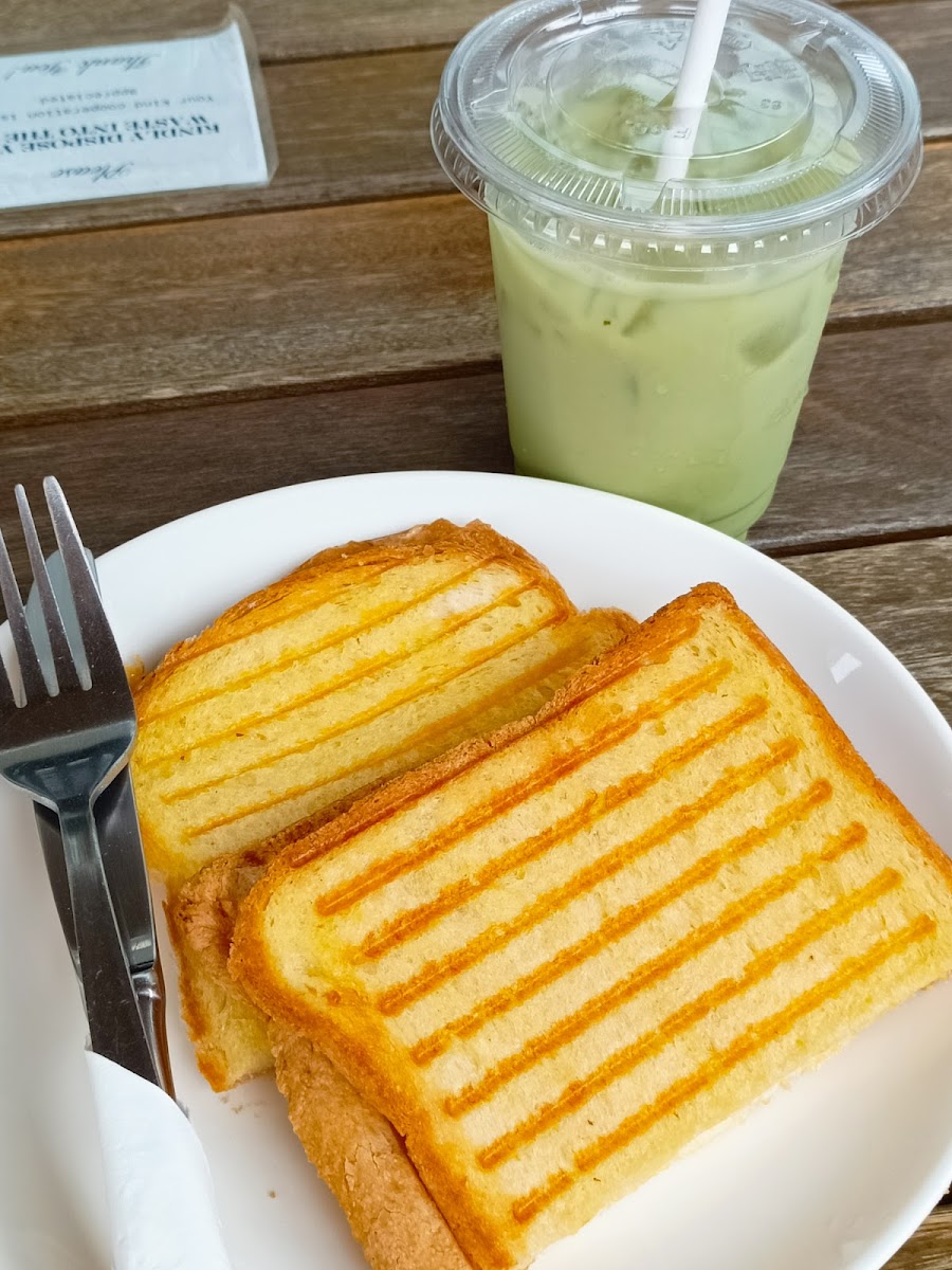 Eden Coffee Rooftop Cafe - Photo 7