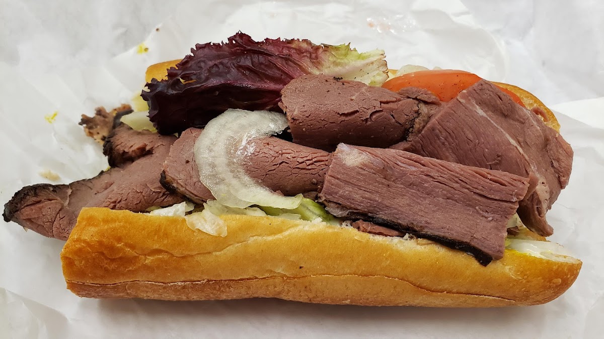 Island Subs & Burgers - Photo 8