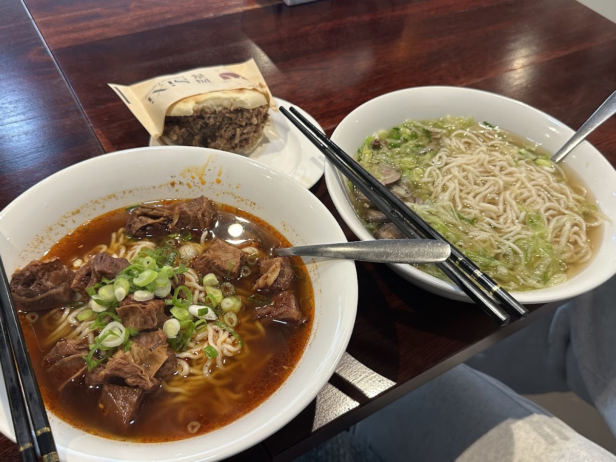 SiXi Chinese Cuisine 四喜 - Photo 2