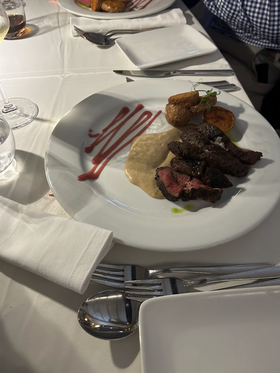 Ribarska Koliba restaurant - Photo 4