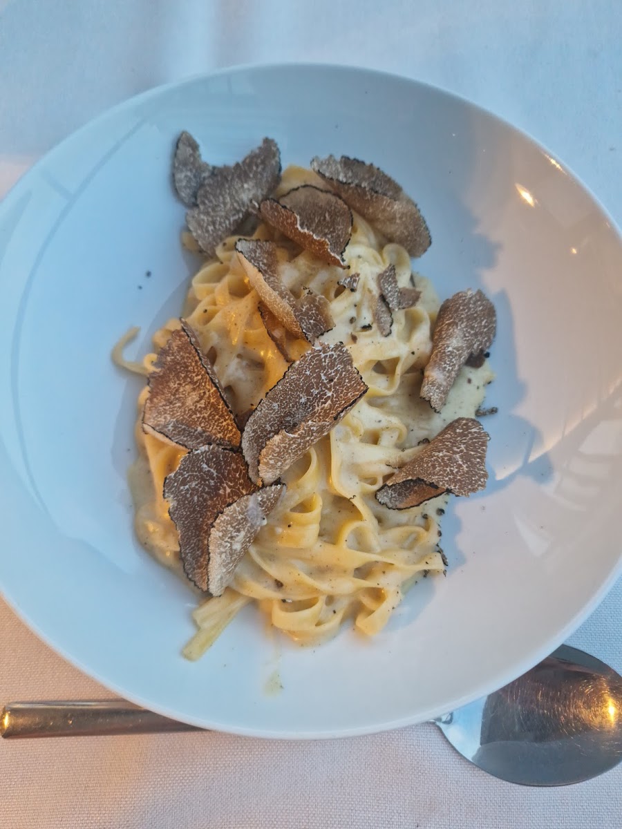 Ribarska Koliba restaurant - Photo 5