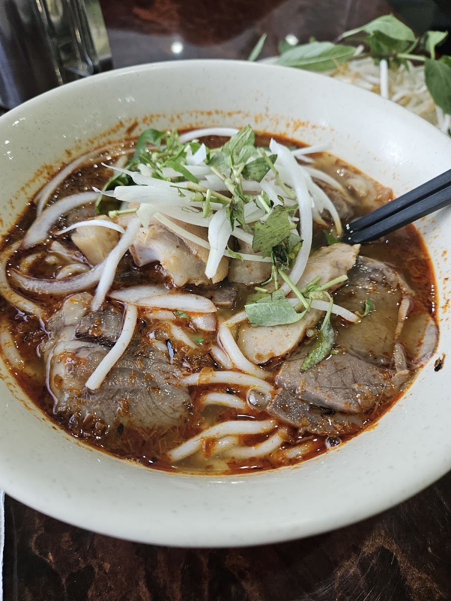 Huong's Vietnamese Bistro - Photo 4