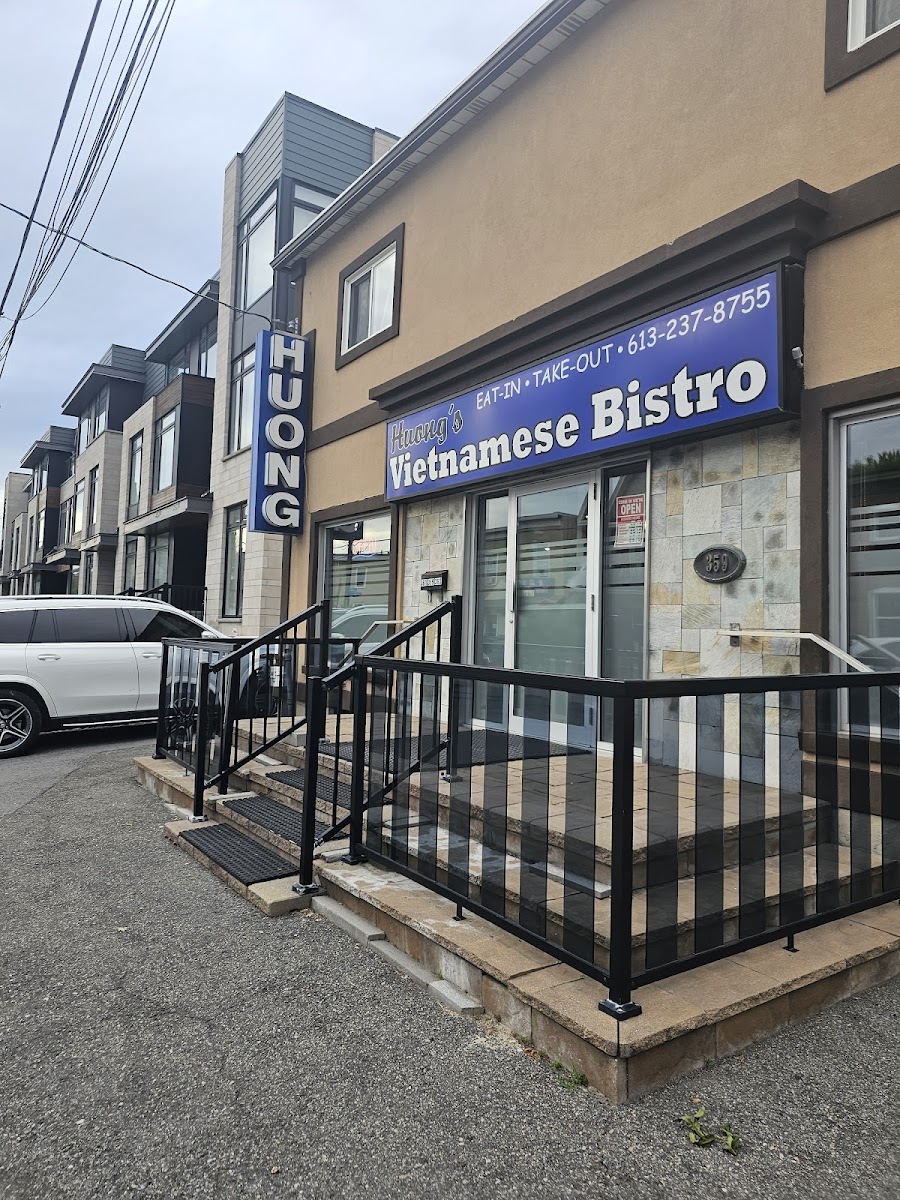 Huong's Vietnamese Bistro - Photo 7