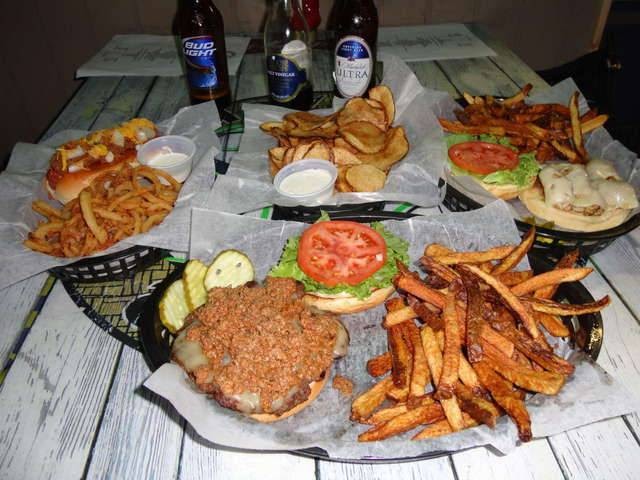 Lucky's Burger Shack - Photo 3