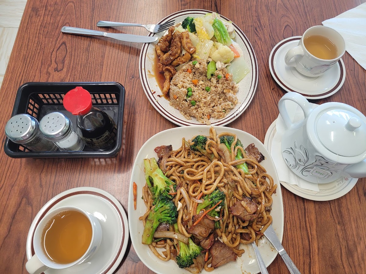 J & T Family Restaurant - Photo 1