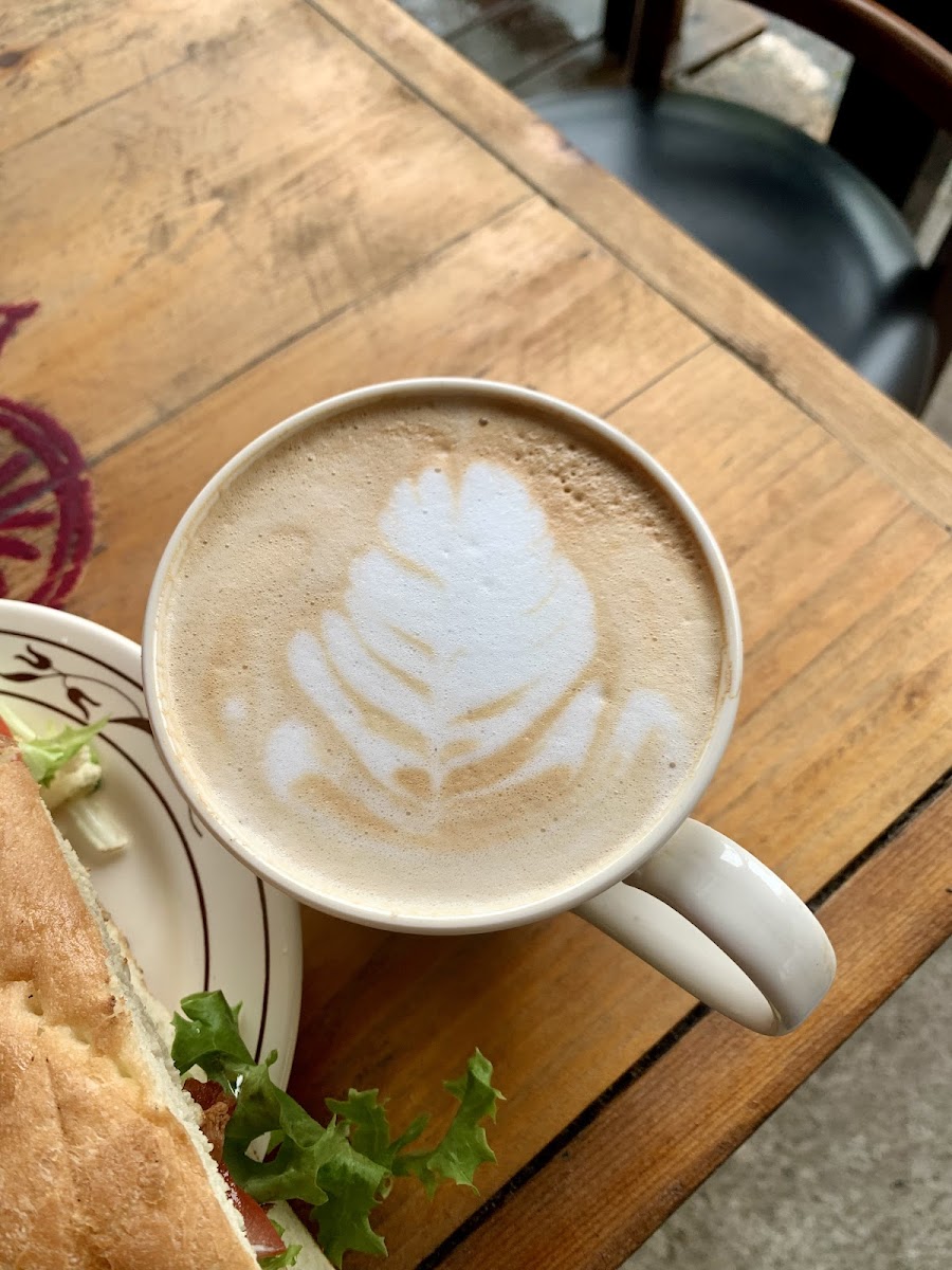Grape Leaf Café - Photo 9