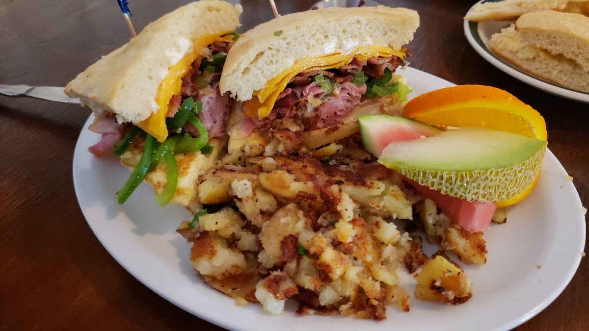 Grape Leaf Café - Photo 1