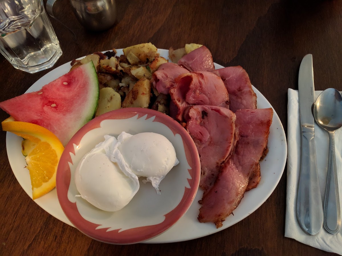 Grape Leaf Café - Photo 5