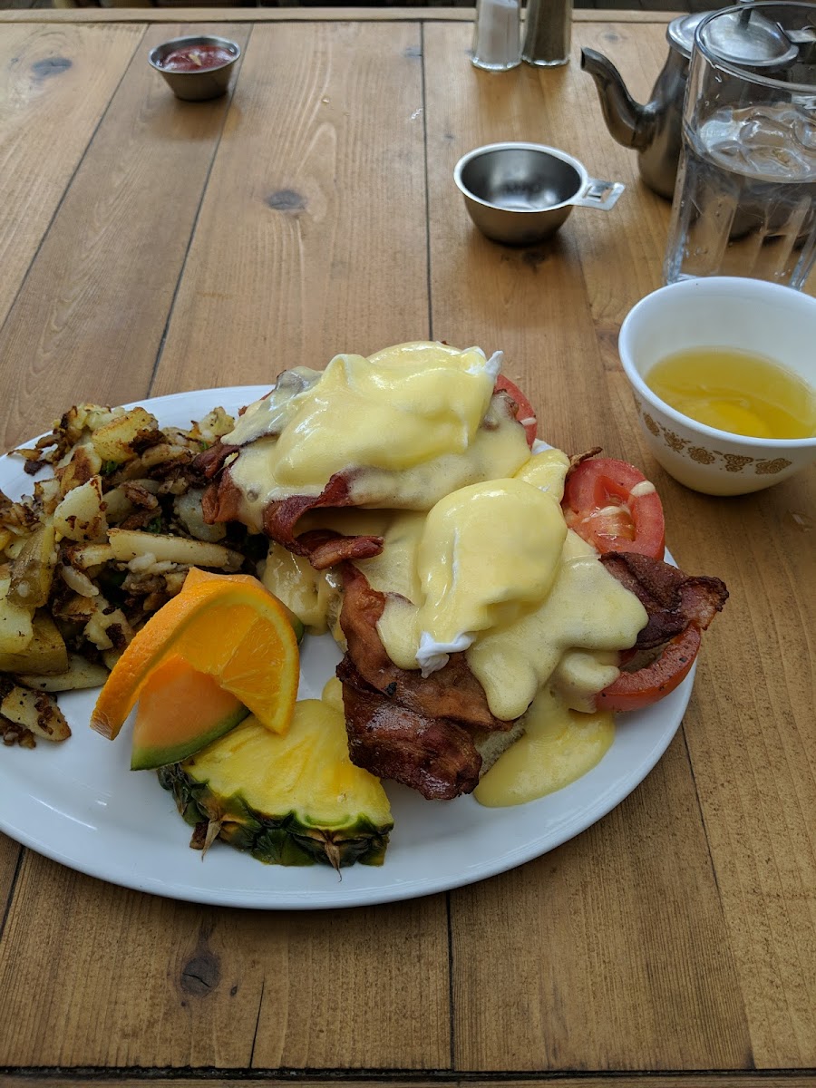 Grape Leaf Café - Photo 7