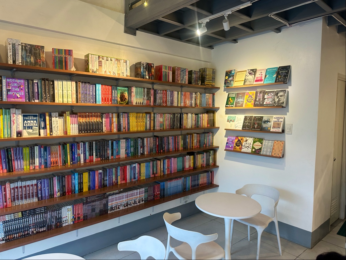 Utopia Books & Coffee - Photo 3