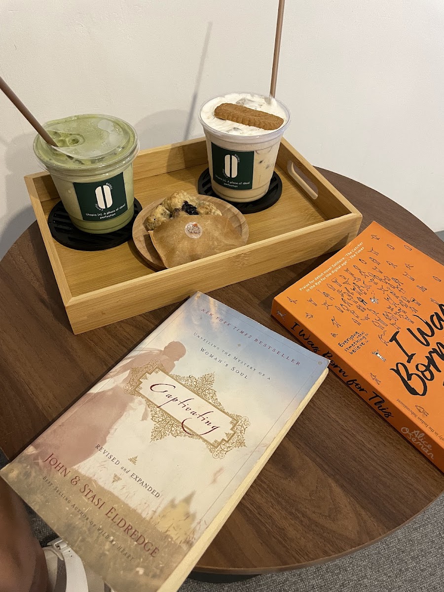 Utopia Books & Coffee - Photo 5