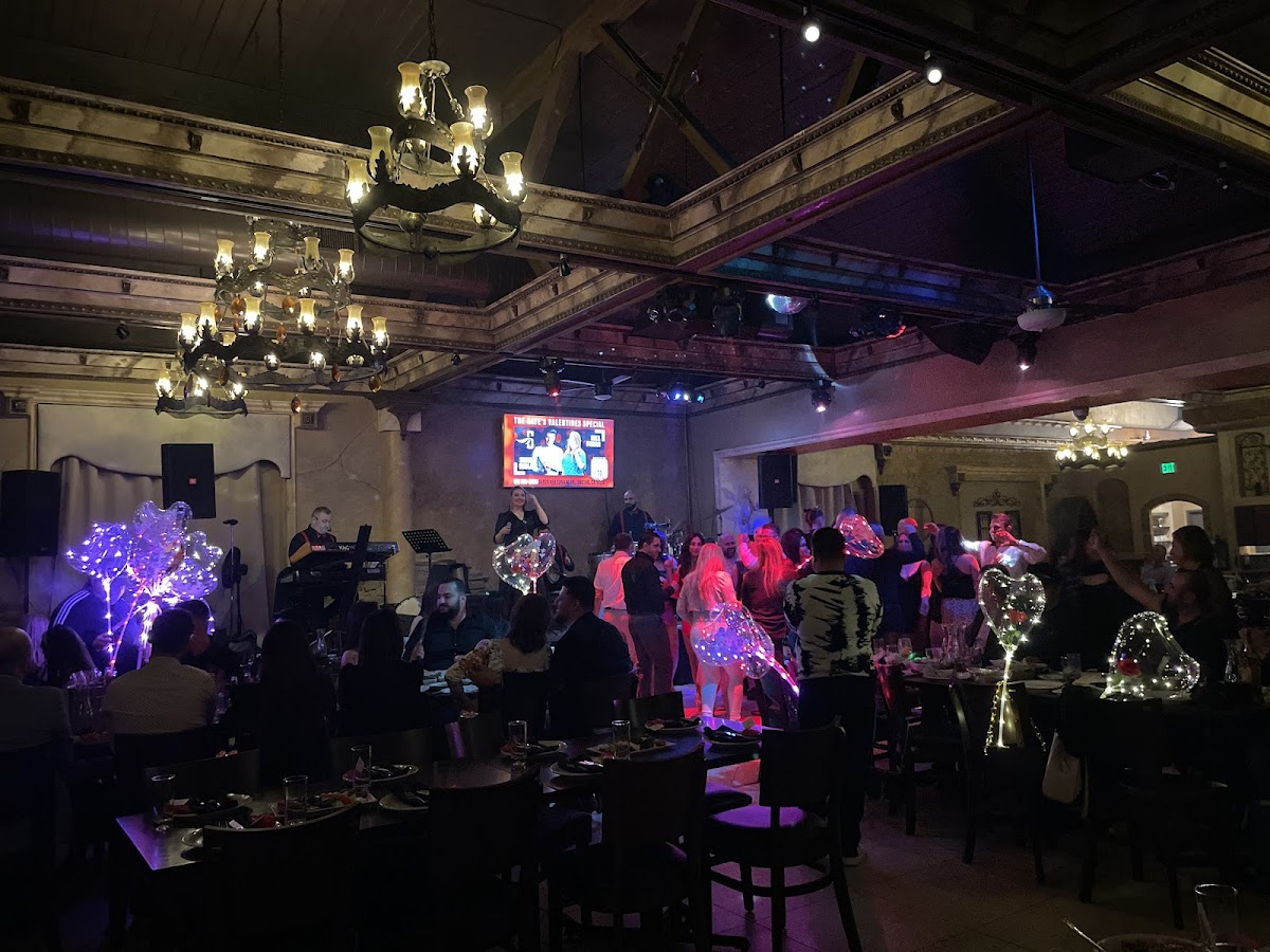 The Gate Lounge - Photo 6