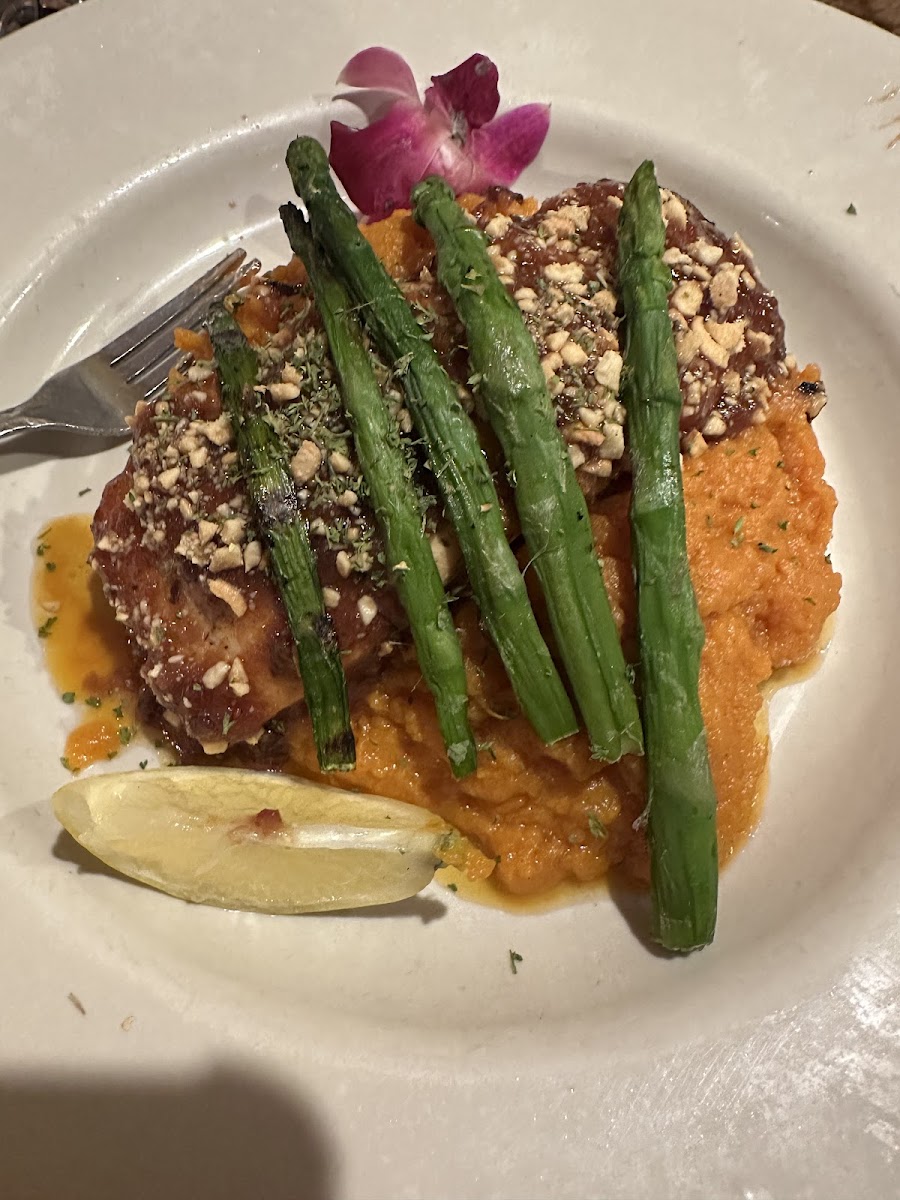 Dedham Midway Restaurant - Photo 9