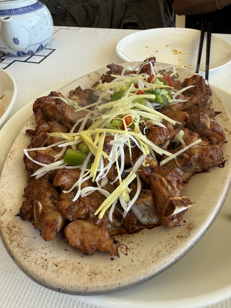 Loong’s Chinese Restaurant - Photo 3