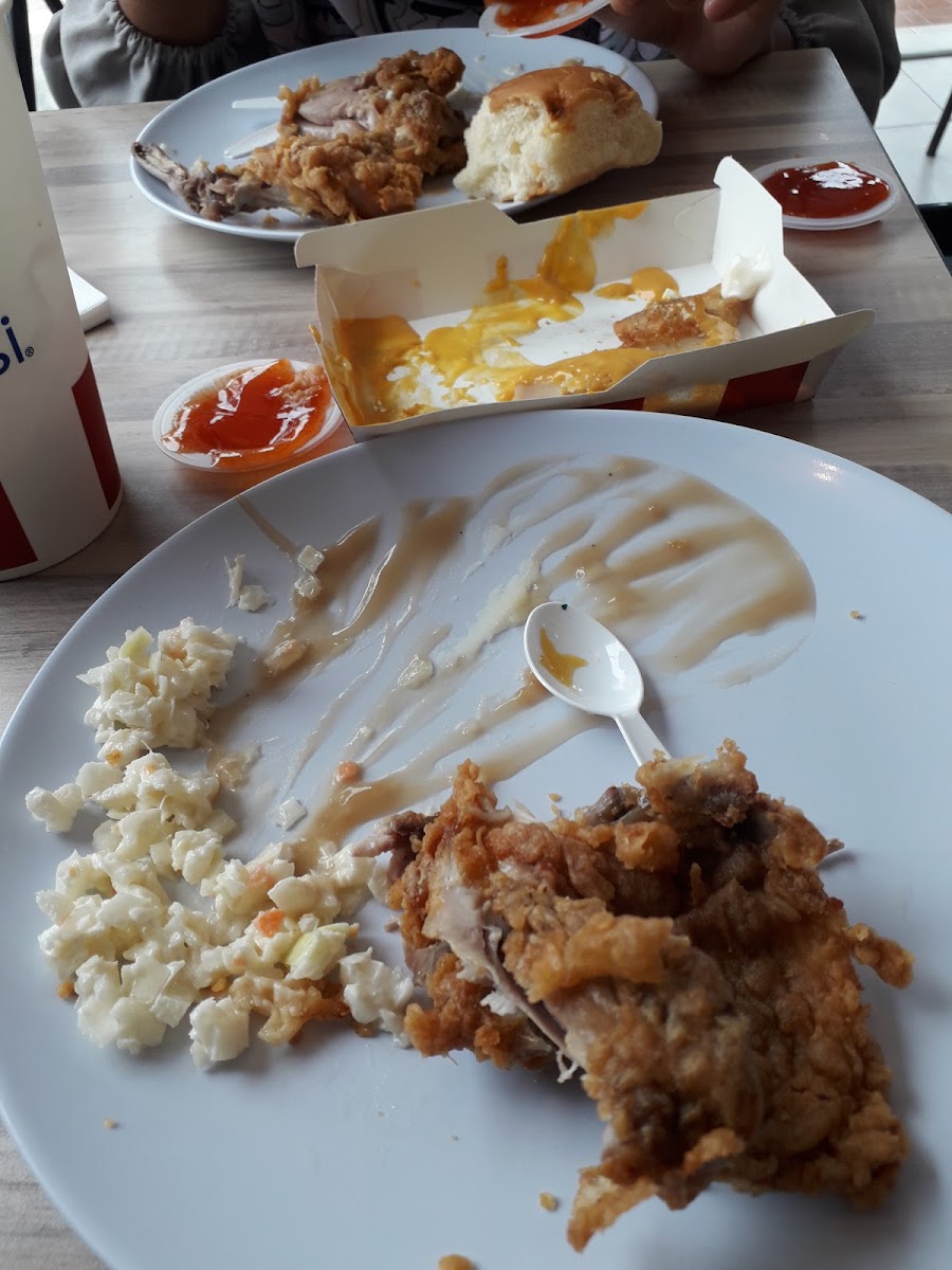 KFC Kota Tinggi - Photo 8