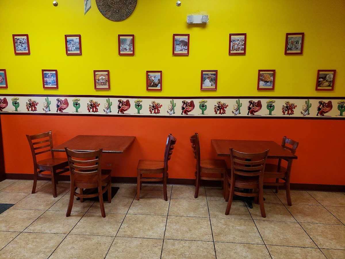 El Grande Burrito - Photo 2