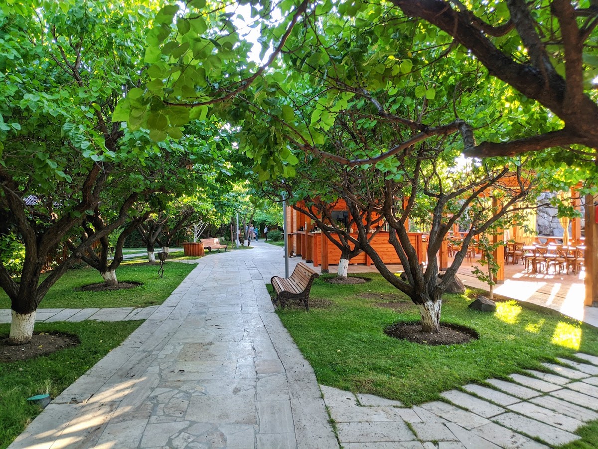 Tsirani Restaurant - Photo 9