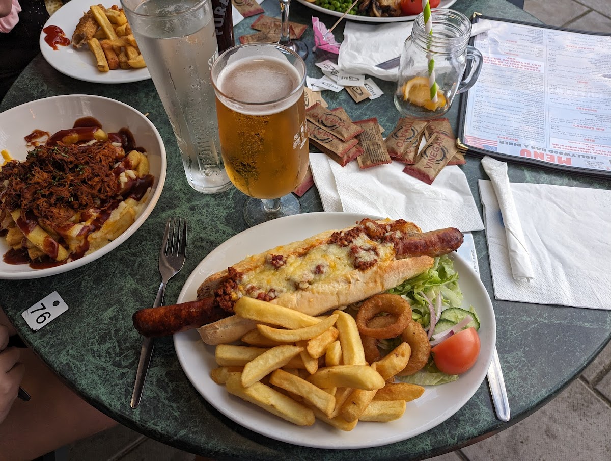 The Hollywood Bar & Diner - Photo 3