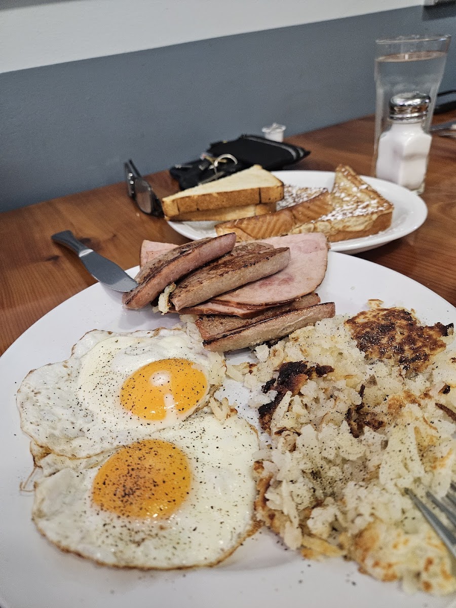 Julie's Airport Cafe - Photo 4