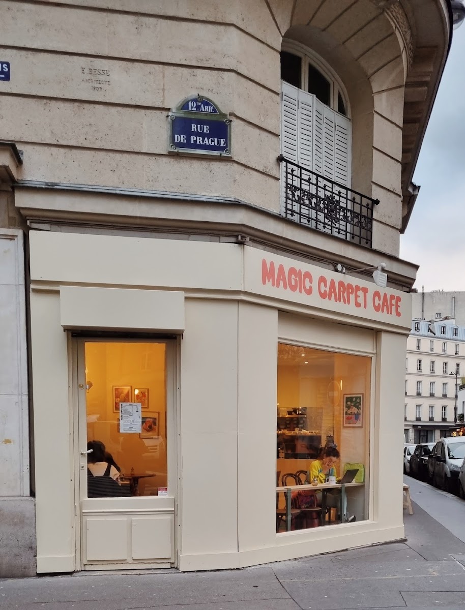 Magic Carpet Café