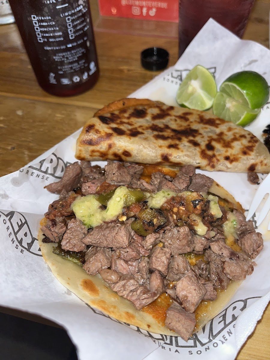 Los Monteverde Taqueria - Photo 5