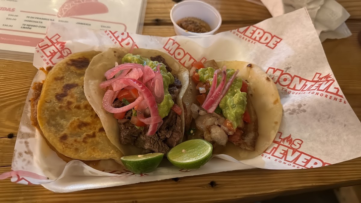 Los Monteverde Taqueria - Photo 7