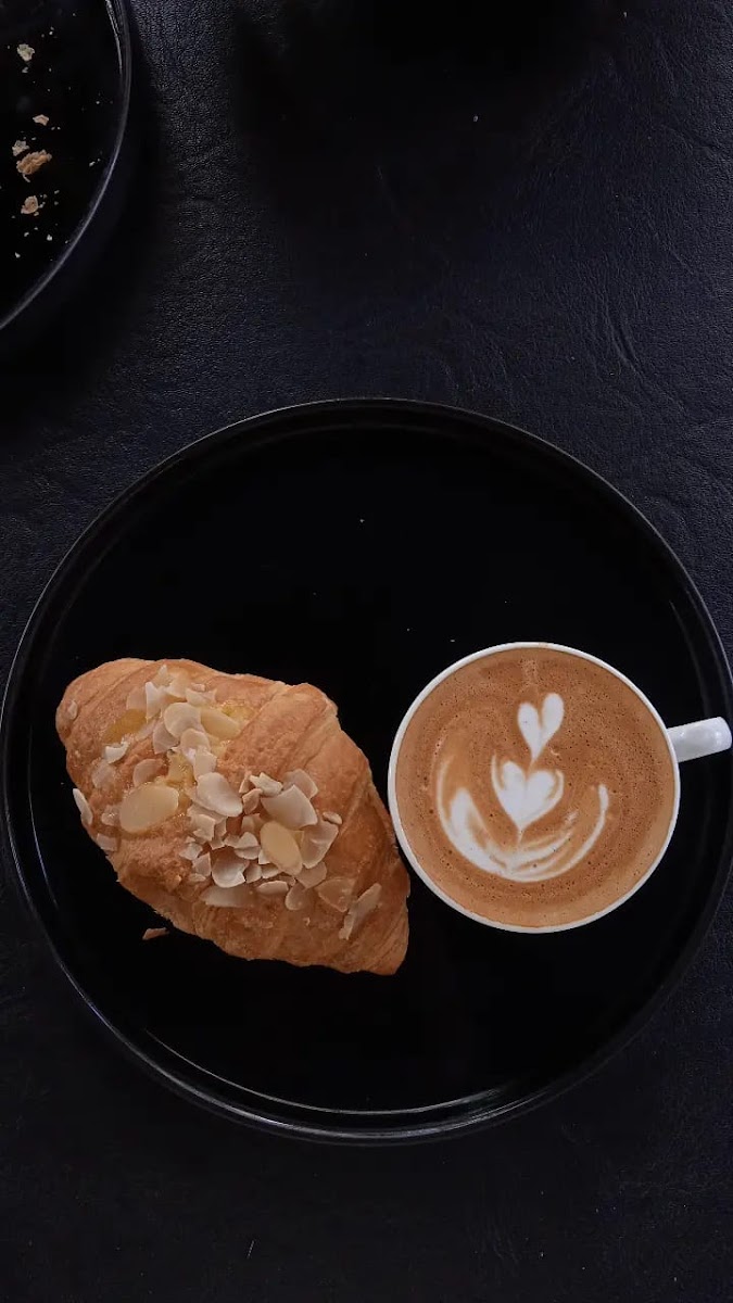 Sugar's Coffee & Eatery - Photo 9