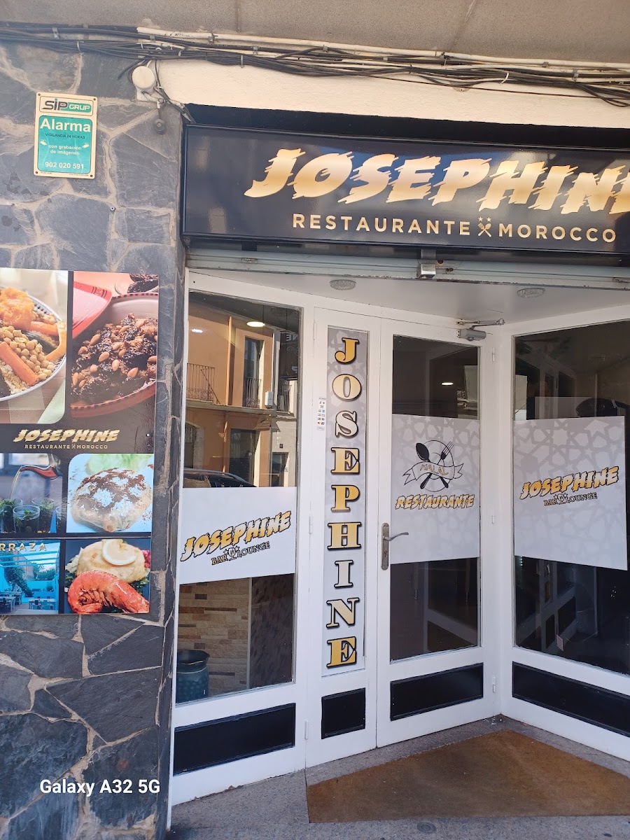 Bar josephine