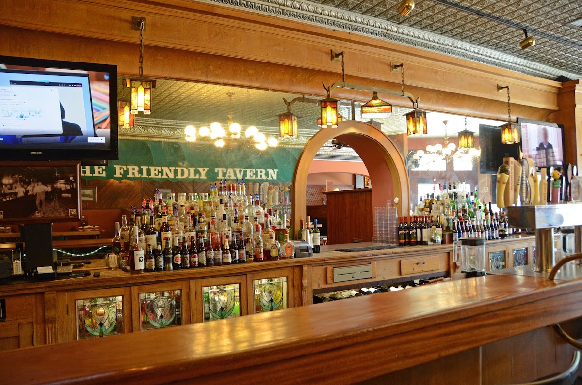 The Friendly Tavern - Photo 3