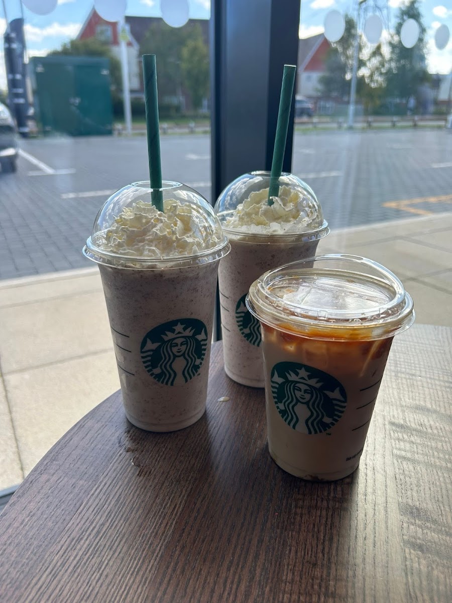 Starbucks Aylesbury DT - Photo 2