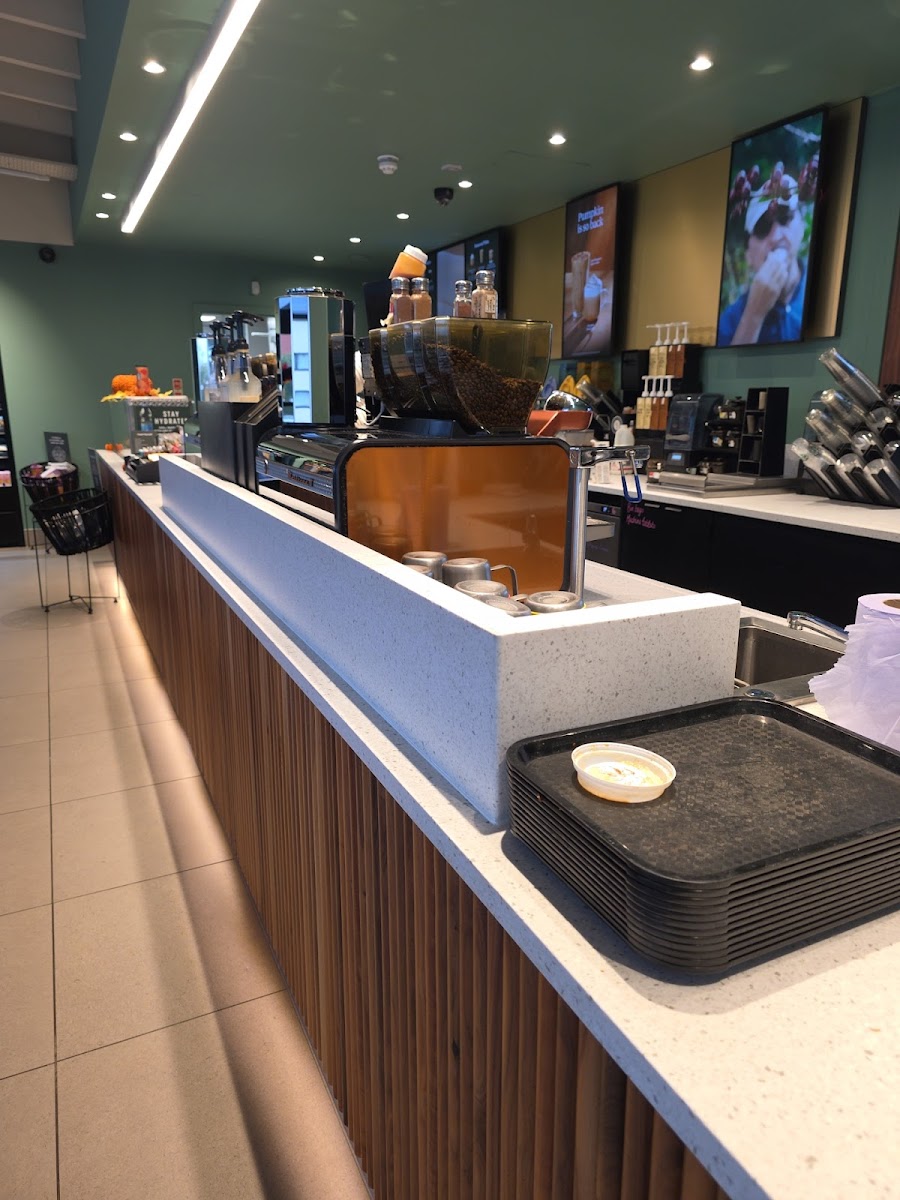 Starbucks Aylesbury DT - Photo 4