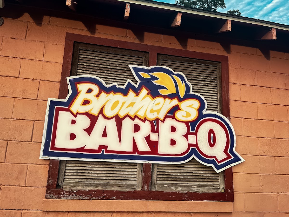 Brother's BBQ - Photo 7