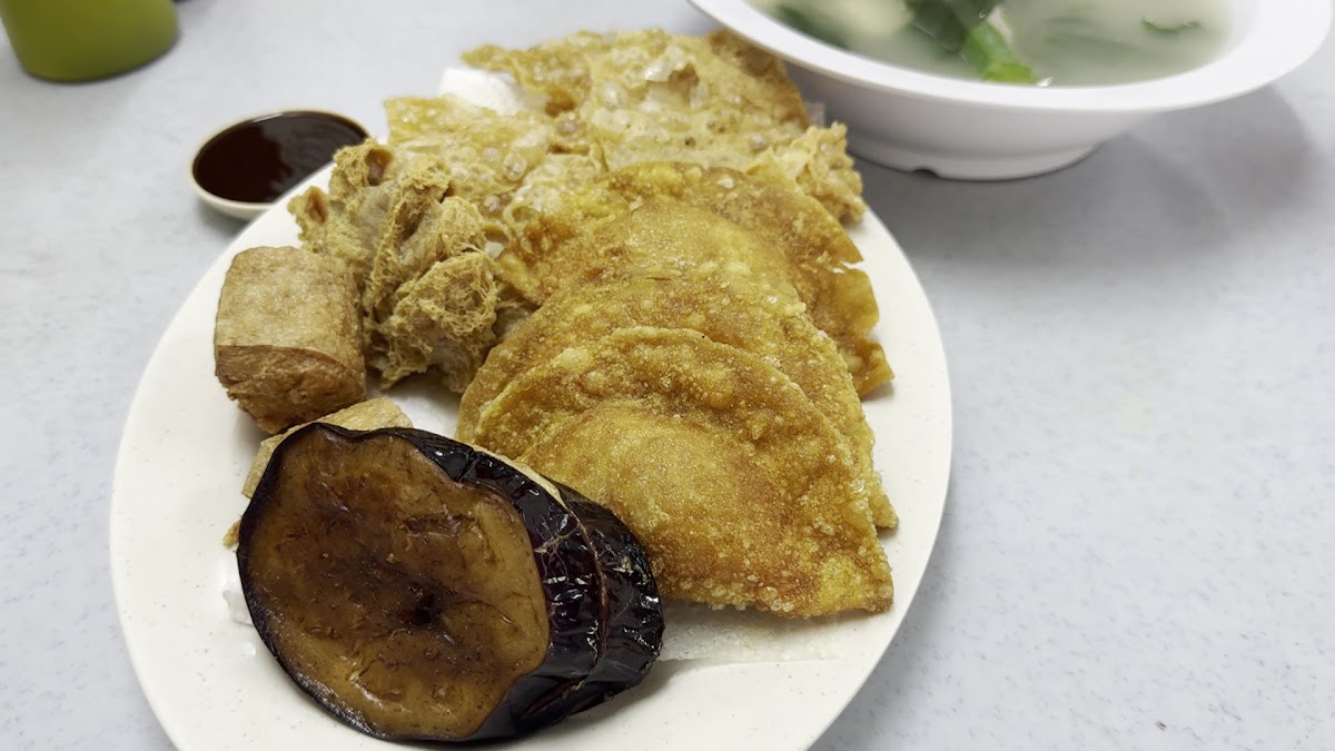 Restoran Kampung Yong Tau Fu - Photo 1