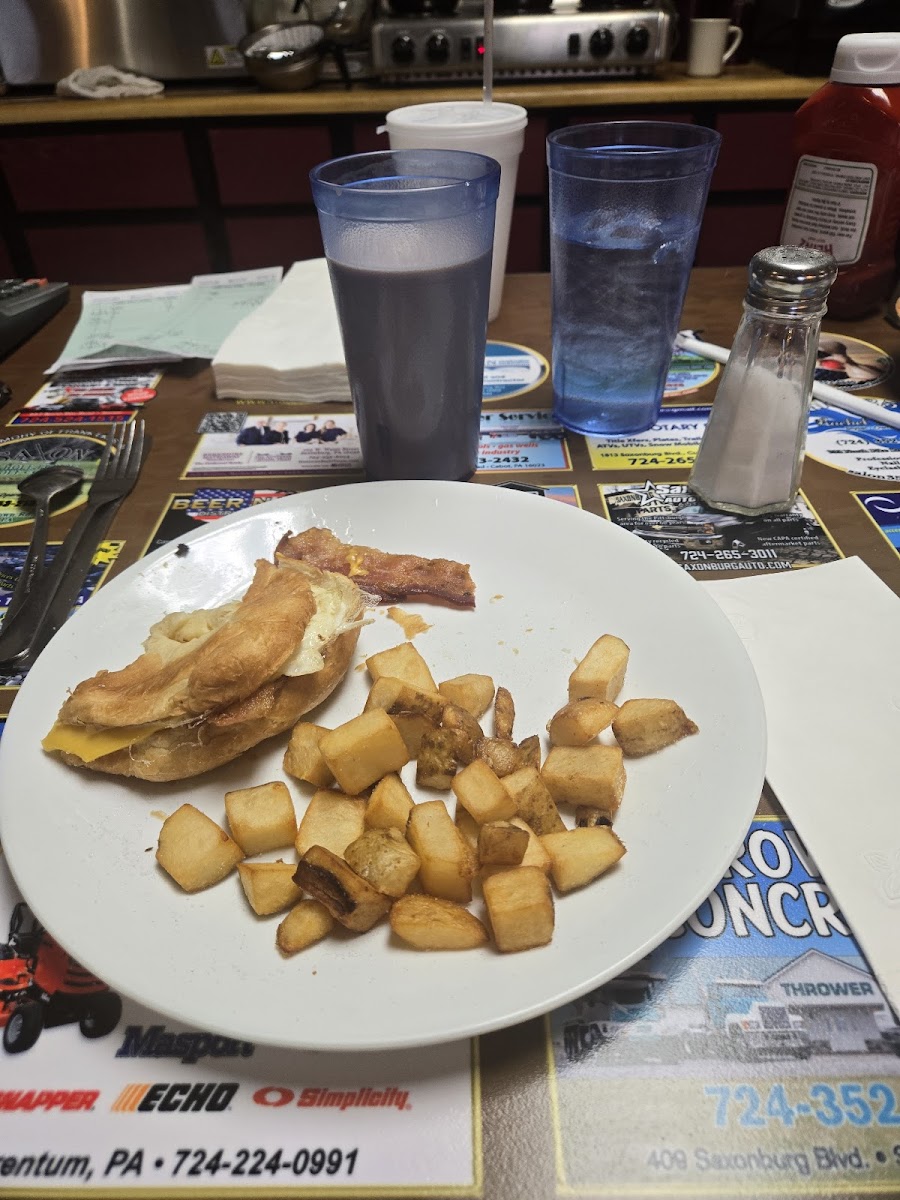 Kelley's Family Restaurant - Photo 4
