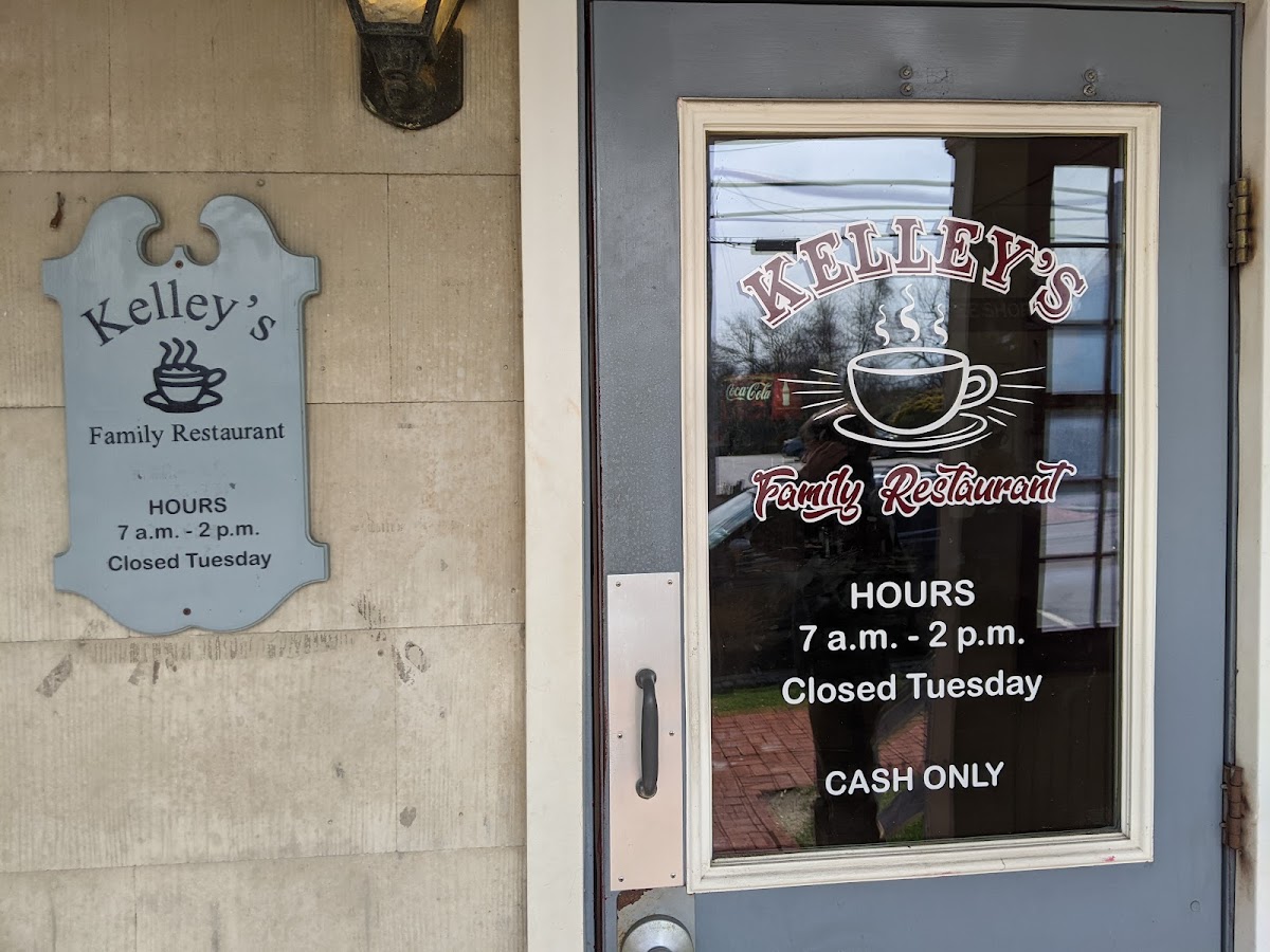 Kelley's Family Restaurant - Photo 8