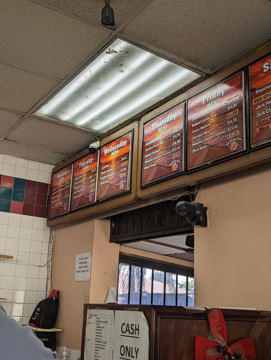 Sea Shells Restaurant - Photo 6