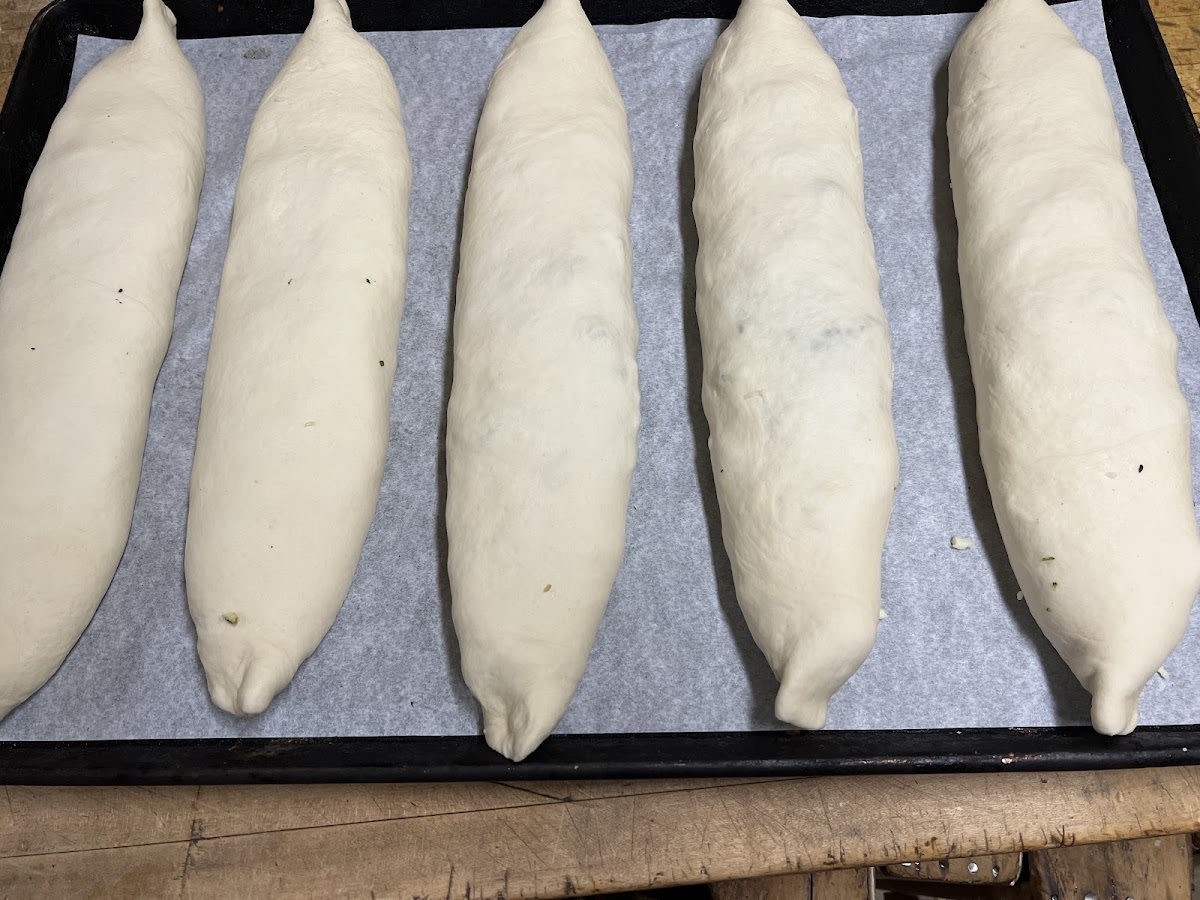 Yolanda's Bakery Deli & Pizza - Photo 8