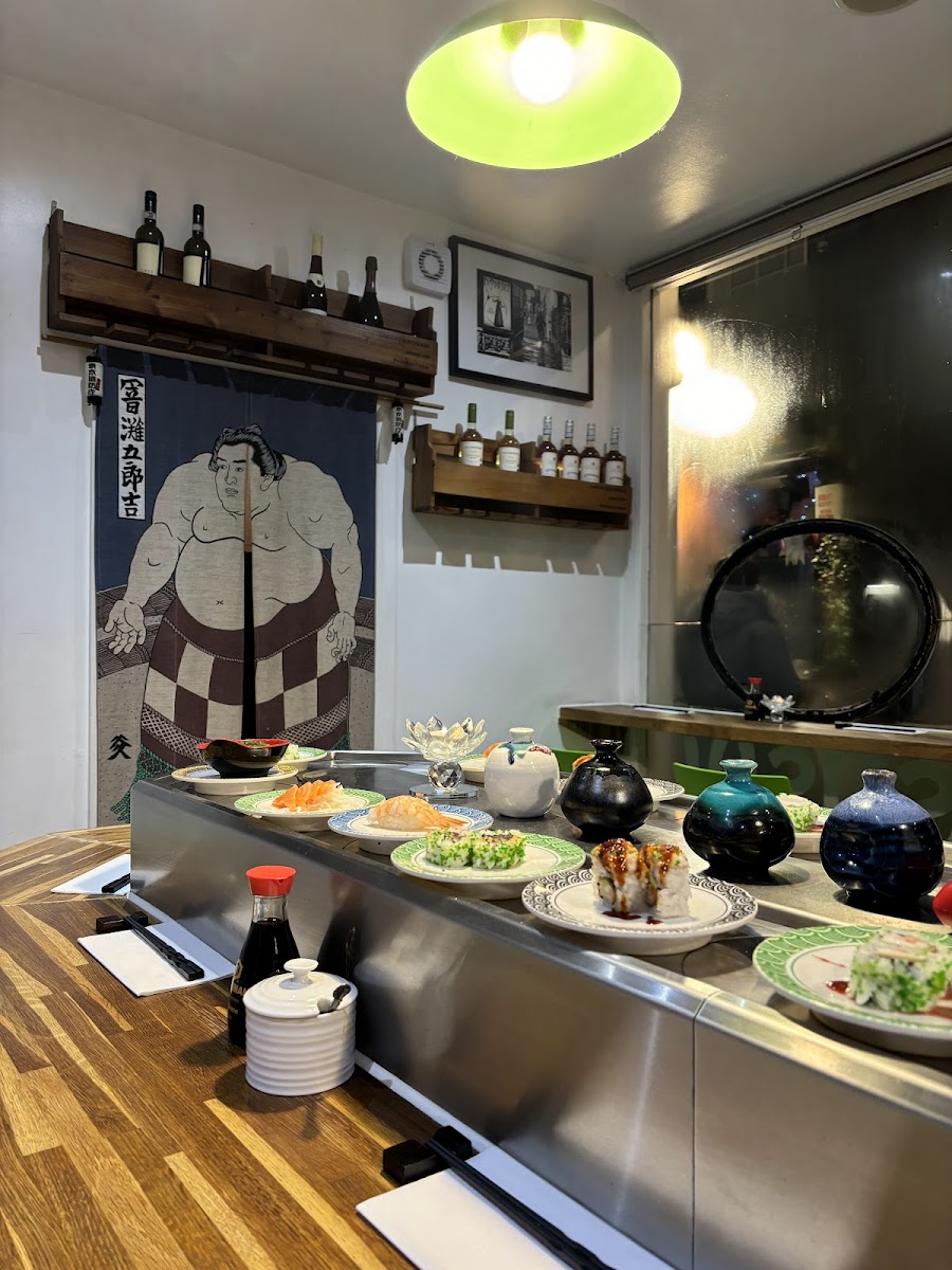 Yazu Sushi - Photo 2