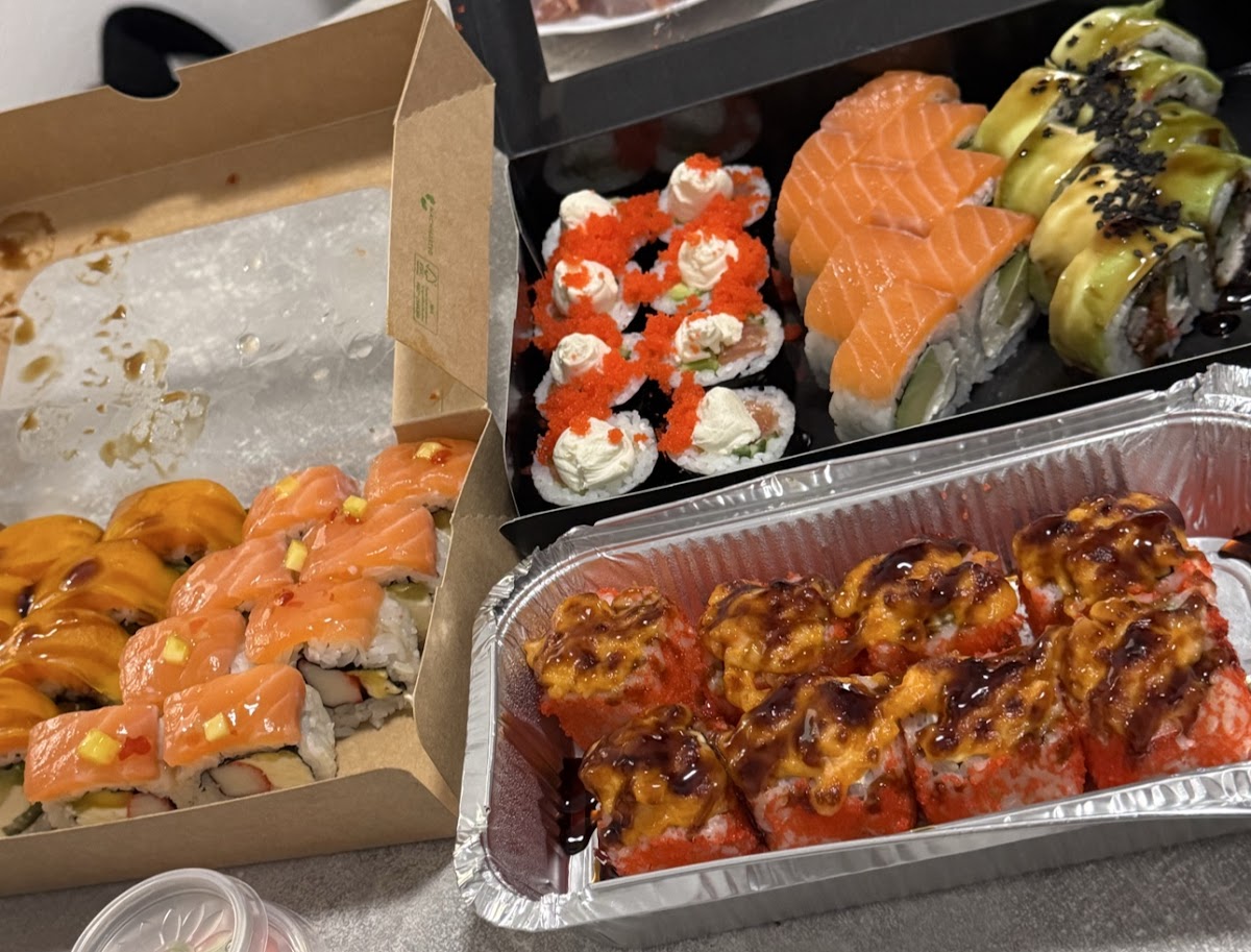 Barbado Sushi and Bowls - Photo 3